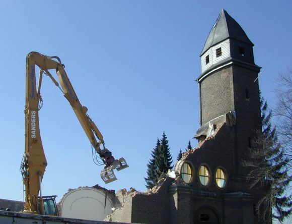 Garzweiler 2, Alt-Otzenrath: Häuser und Kirchen werden abgerissen
