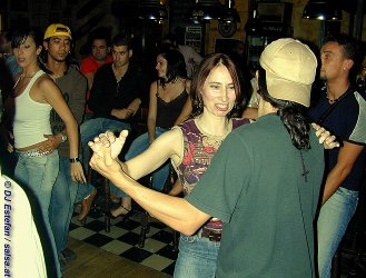 Salsa in Malaga - bailando Salsa (click to enlarge)