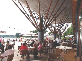 Salsa: Kolumbianisches Pavillon, Wolfsburg Pavillon_aussen4.jpg